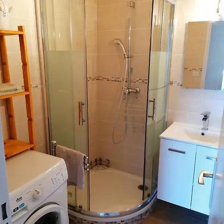 Apartment 40m With Terrace In A With Pool *